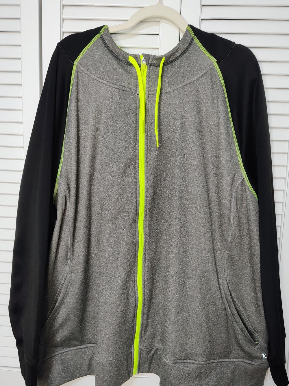 Danskin Now Hooded 4x (26w28w)  Gray Zip-Up Jacket Pockets with Neon Green Trim